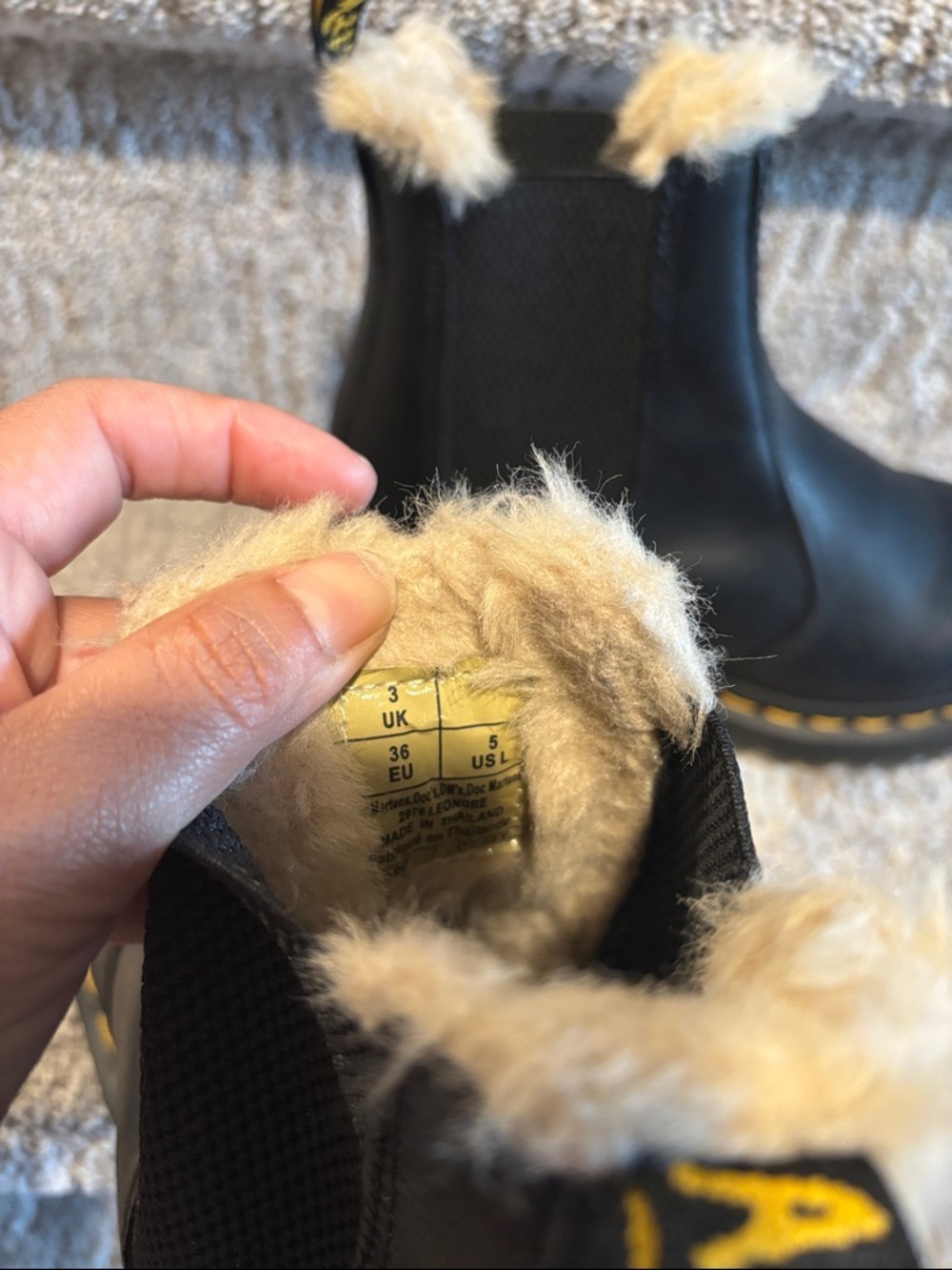 Dr. Martens Black Leather Fur-Trim Chelsea Booties with size 5 new - Picture 7 of 7